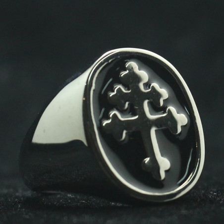 Vue de cote Bague Templière “Croix du Serment Sacré” Couleur Argent
