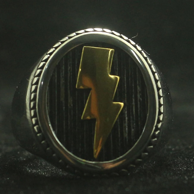 Avant Bague Biker “Foudre d’Acier” Couleur Or