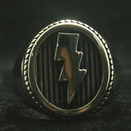 Avant Bague Biker “Foudre d’Acier” Couleur Argent