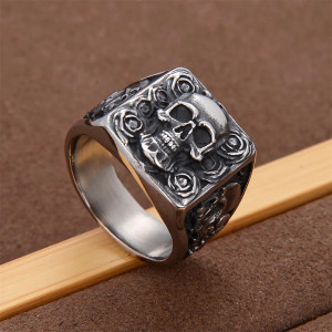 Bague Tête de Mort "Roses du Néant"