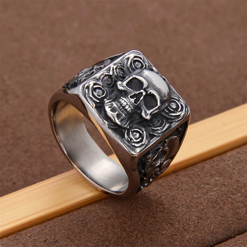 Bague Tête de Mort "Roses du Néant"
