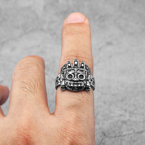 Vue Portée Bague Tête de Mort "Dieu du Soleil Aztèque"
