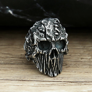 Avant Bague Tête de Mort "Crâne Ravagé"