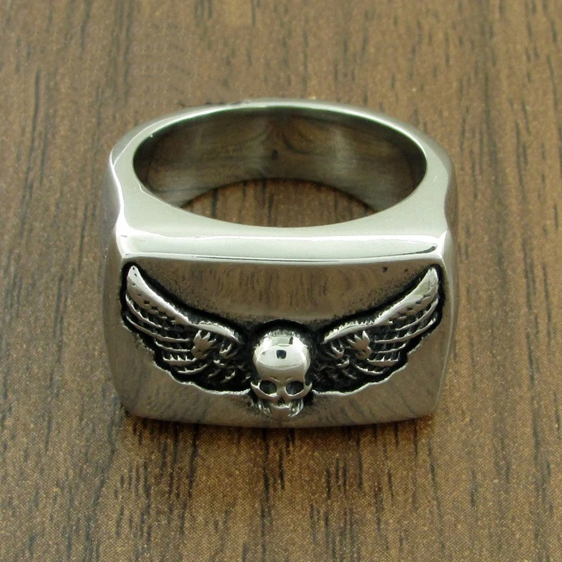 Bague Tête de Mort "Ailes du Jugement"