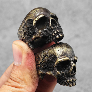 Bague Tête de Mort "Crâne Antique du Chaos"