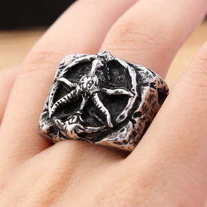 Vue Portée Bague Tête de Bouc "Sceau des Abysses"