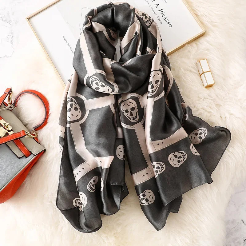 Détails du Foulard noir de pirate chic - modèle noir