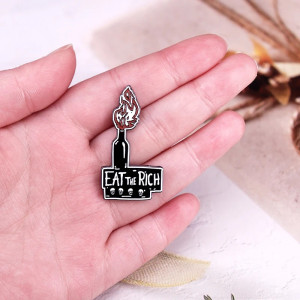 Magnifique Pins Tête de Mort Eat The Rich