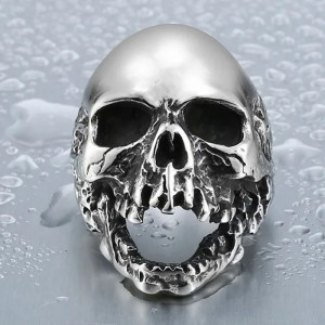 Bague Tête de Mort "Crâne Ravagé"