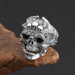 Bague Tête de Mort "Trône des Crânes Sacrés"