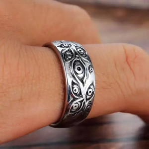 Magnifique Bague Oeil d'Horus - Le Gardien des Secrets Obscurs
