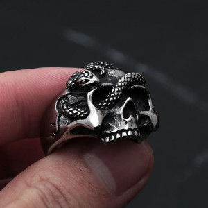 Bague Tête de Mort "Crâne aux Serpents Maudits"
