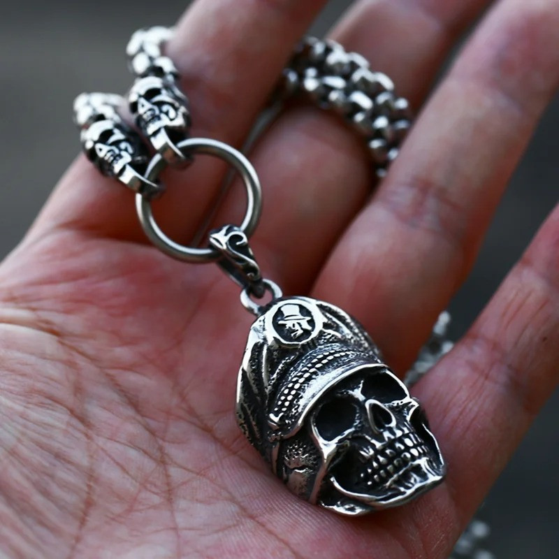 Collier Tête de Mort "Crâne du Général d’Acier"