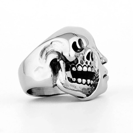 Vue Portée Bague Tête de Mort - Masque de l’Ombre