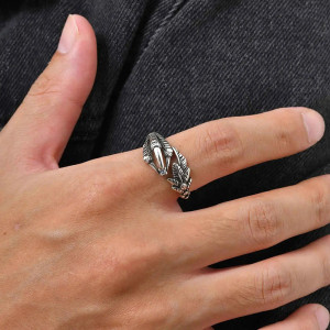 Vue Portée Bague Griffe de Dragon "Serre Mystique"