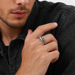 Vue Portée Bague Griffe de Dragon "Serre Mystique"