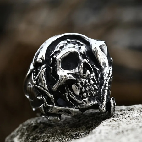 Vue de Face Bague Tête de Mort "Guerrier des Abysses"