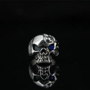 Bague Tête de Mort Œil Ardent Couleur Bleu