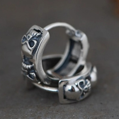 vue de face Boucles d’Oreilles Tête de Mort “Arche des Crânes Guerriers” -  Argent 925