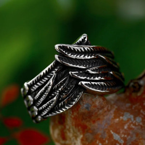 Bague Rock Goth Ailes Plumes Sombres de l'Ange Noir