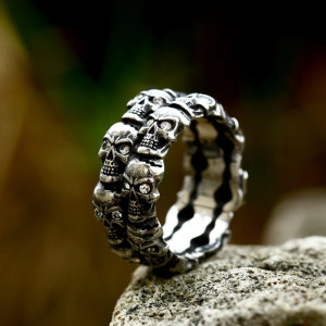 Bague Tête de Mort Cercle Macabre