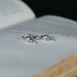 Avant Boucles d’Oreilles Tête de Mort "Crâne de Corbeau Antique” -  Argent 925