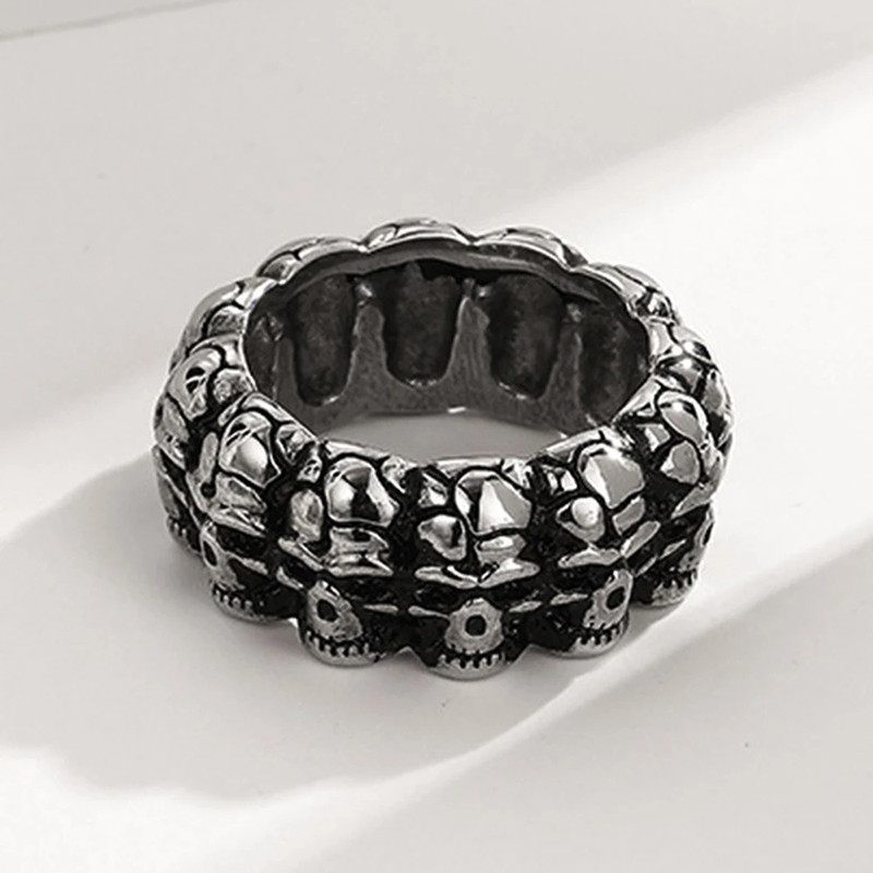 Avant Bague Tête de Mort "Anneau des Mille Crânes"