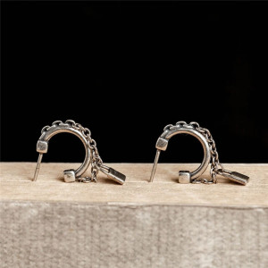 Avant Boucles d’Oreilles Goth Rock 'Chaînes du Verrou Sombre' – Argent 925