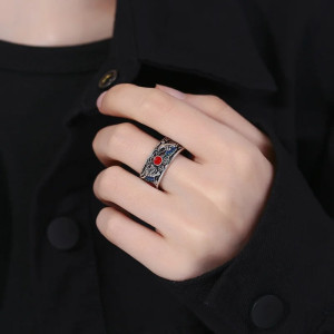 Vue Portée Bague Rock Dragon & Fenghuang (鳳凰) – Orbe de Feu Oriental