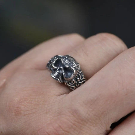 Vue Portée Bague Tête de Mort “Chant Sépulcral” - Argent 925