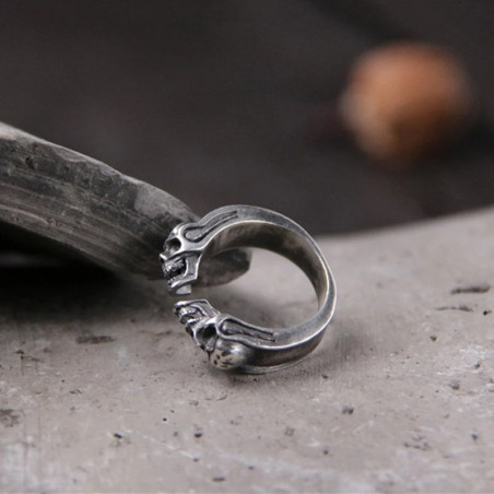 Vue de Face Bague Tête de Mort “Duel des Âmes”