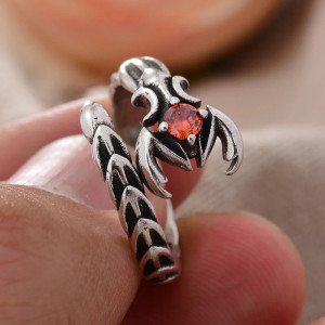 Avant Bague Goth Ajustable Faune des Ténèbres "Le Scorpion Sanglant"