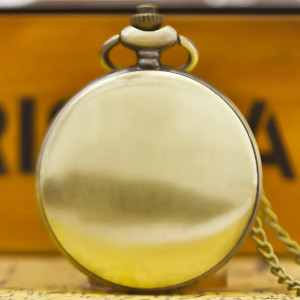 Vue Arrière Montre à Gousset Tête de Mort Emblème du Capitaine Pirate
