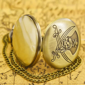 Montre à Gousset Tête de Mort Emblème du Capitaine Pirate