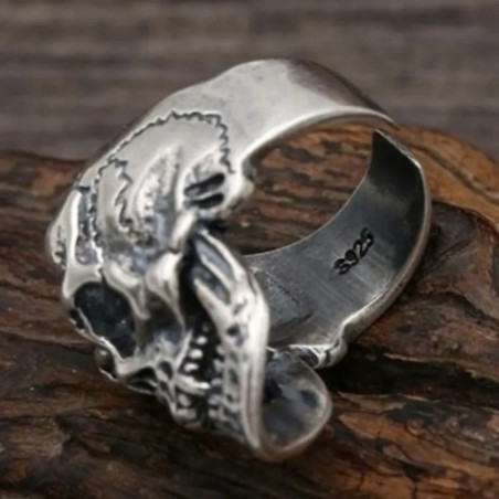 Vue Arrière Bague Tête de Mort Chevalière Massive "Le Crâne Balafré"- Argent 925