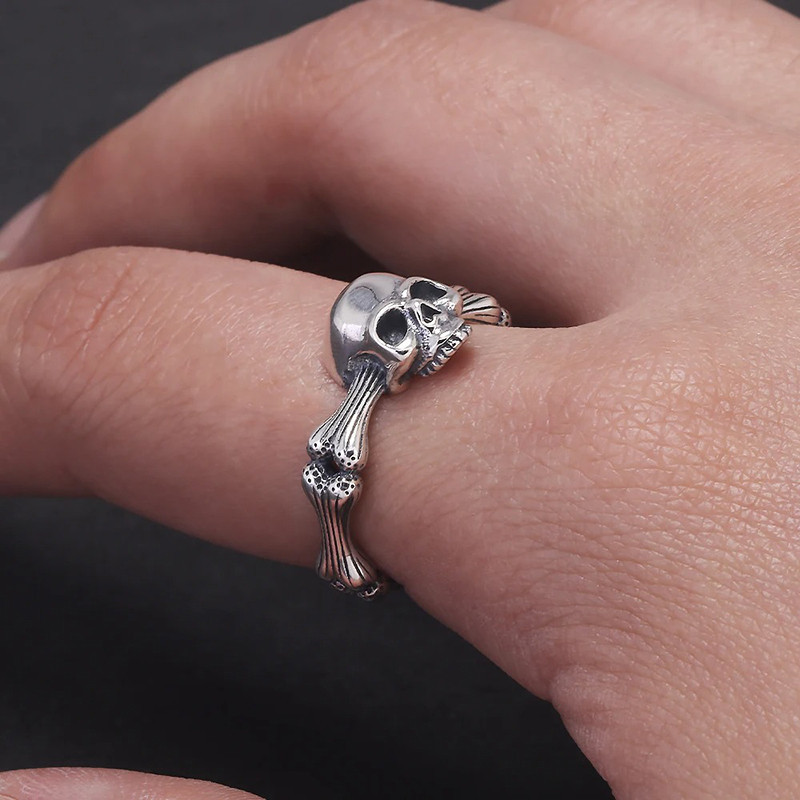 Vue Portée Bague Tête de Mort « Os Entrelacés » -  Argent 925