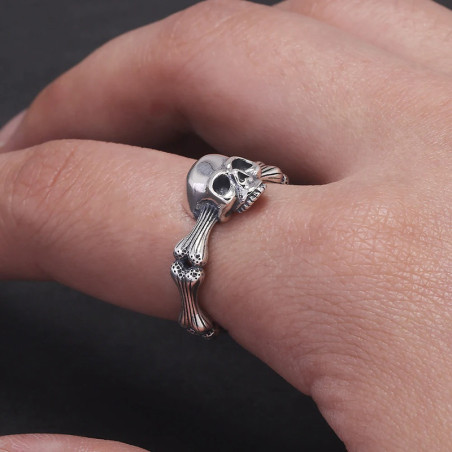 Vue Portée Bague Tête de Mort « Os Entrelacés » -  Argent 925