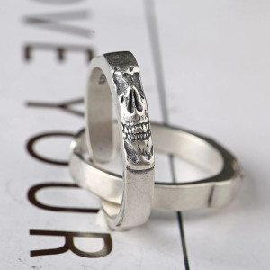Bague Tête de Mort “Murmure des Os” en Argent 925