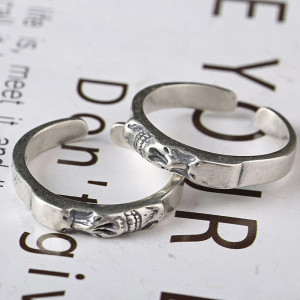 Avant Bague Tête de Mort “Murmure des Os” en Argent 925
