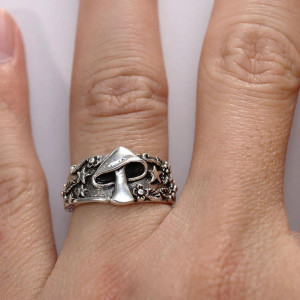Vue Portée Bague Rock Psychédélique « Champignon Astral des Songes »