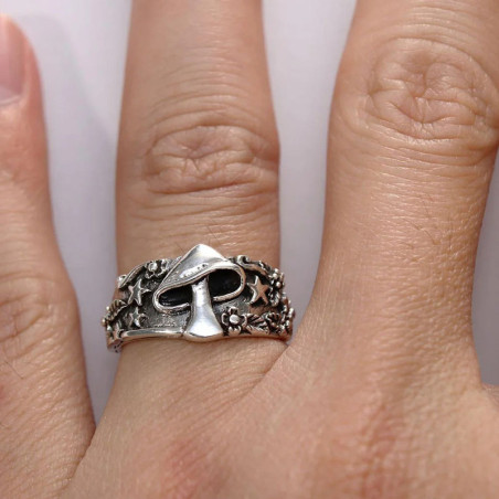 Vue Portée Bague Rock Psychédélique « Champignon Astral des Songes »