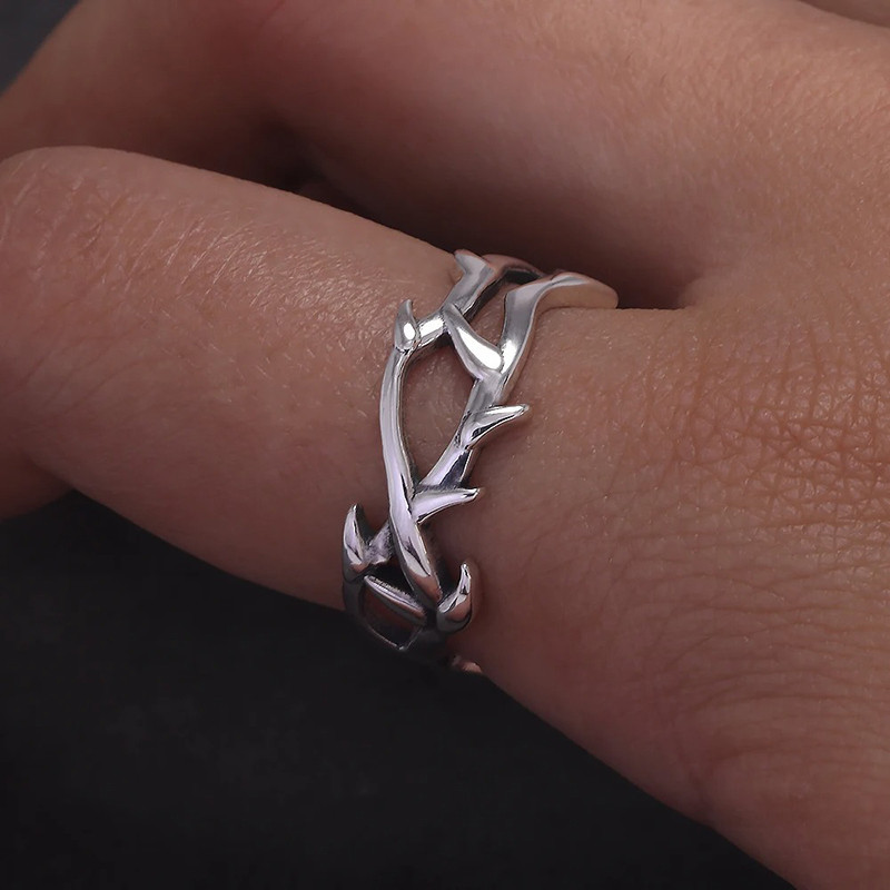 Vue Portée Bague Rock Gothique « Épine Sacrée » - Argent 925