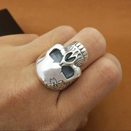 Vue Portée Bague Tête de Mort Florale "Silence Éternel" en Argent 925