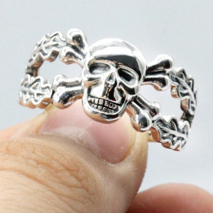 Bague Tête de Mort « Croix des Os Ancestraux » en Argent 925