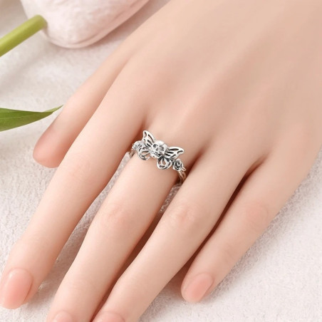 Vue Portée Bague Tête de Mort Papillon & Roses « Éclosion Macabre »