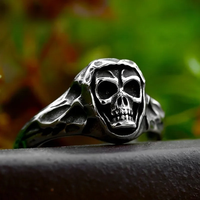 Avant Bague Tête de Mort Gothique - Crâne Central « Gardien des Profondeurs »