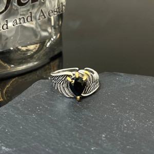 Bague Both Griffes d'Aigle Cœur Noir « Serment des Ailes Obscures »