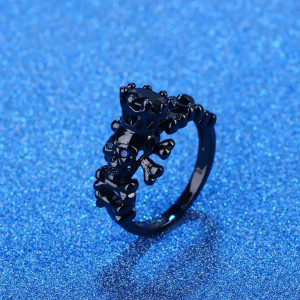 Bague Tête de Mort Noire Crâne Sertie « Couronne d’Obsidienne »