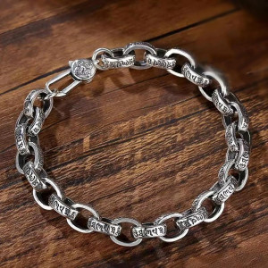 Bracelet Chaîne Gothique "Mantras Gravés de l’Éternité"