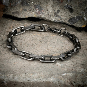 Bracelet Chaîne Rock "Maillons Forgés de l’Abîme"